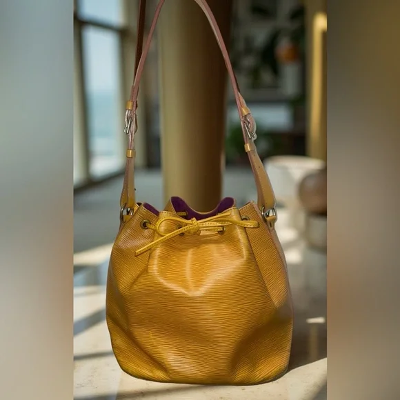 Authentic Louis Vuitton Noe Yellow Epi Leather bag 🥳 - Picture 12 of 12